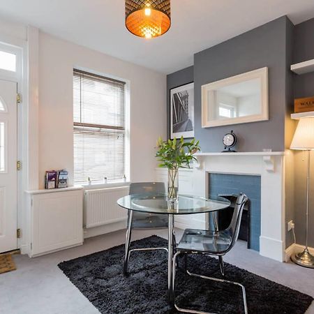 Ashton House - Stylish 2 Bedroom House, Close To Luton Town Center & Airport Eksteriør bilde