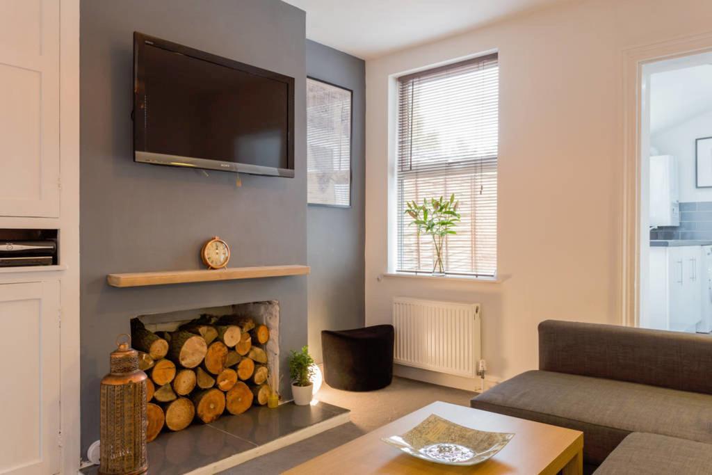 Ashton House - Stylish 2 Bedroom House, Close To Luton Town Center & Airport Eksteriør bilde
