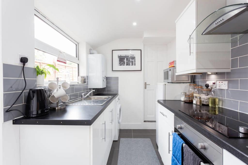 Ashton House - Stylish 2 Bedroom House, Close To Luton Town Center & Airport Eksteriør bilde