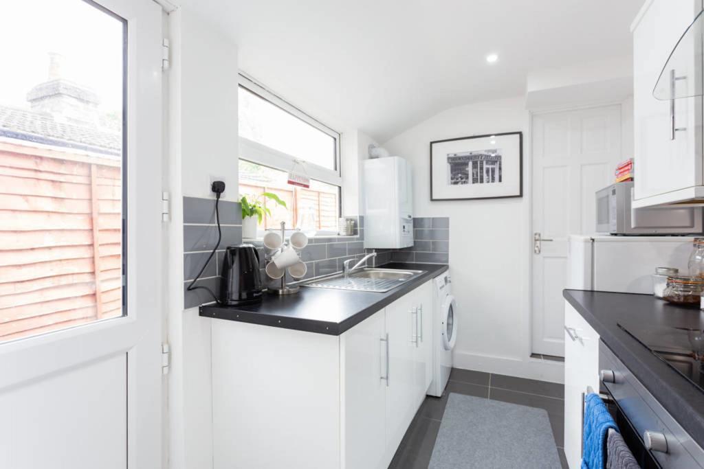 Ashton House - Stylish 2 Bedroom House, Close To Luton Town Center & Airport Eksteriør bilde