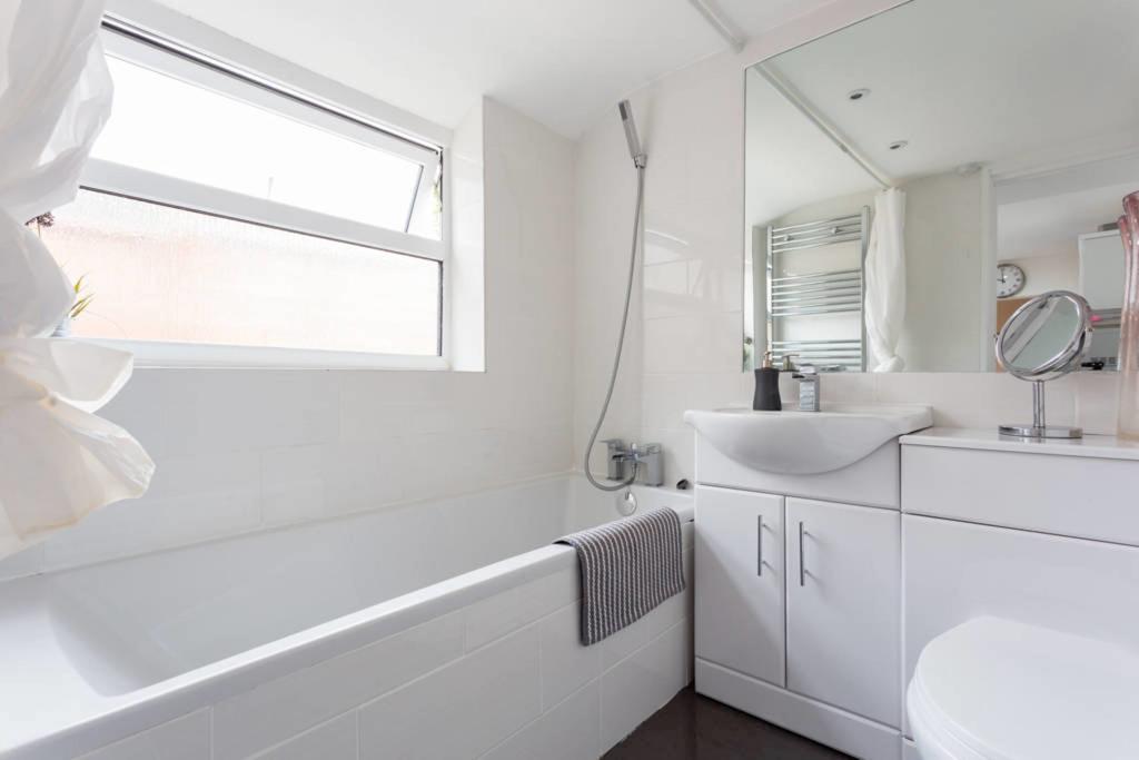 Ashton House - Stylish 2 Bedroom House, Close To Luton Town Center & Airport Eksteriør bilde